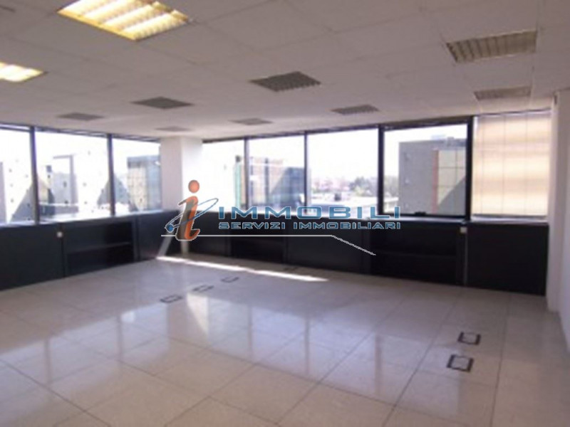 ufficio in affitto ad Assago