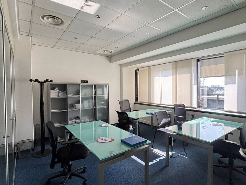 ufficio in affitto ad Assago