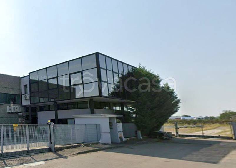 locale commerciale in affitto ad Assago
