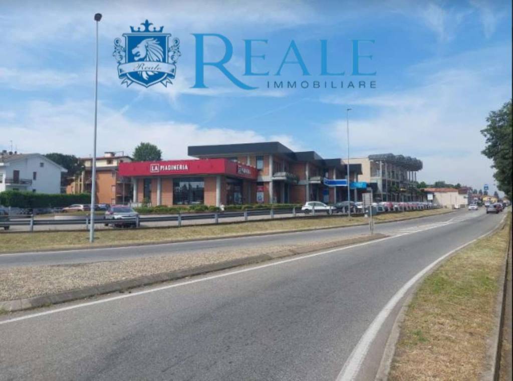 negozio in affitto a Bareggio