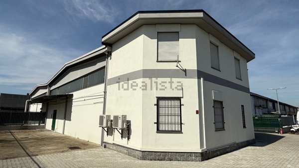 ufficio in affitto a Bareggio