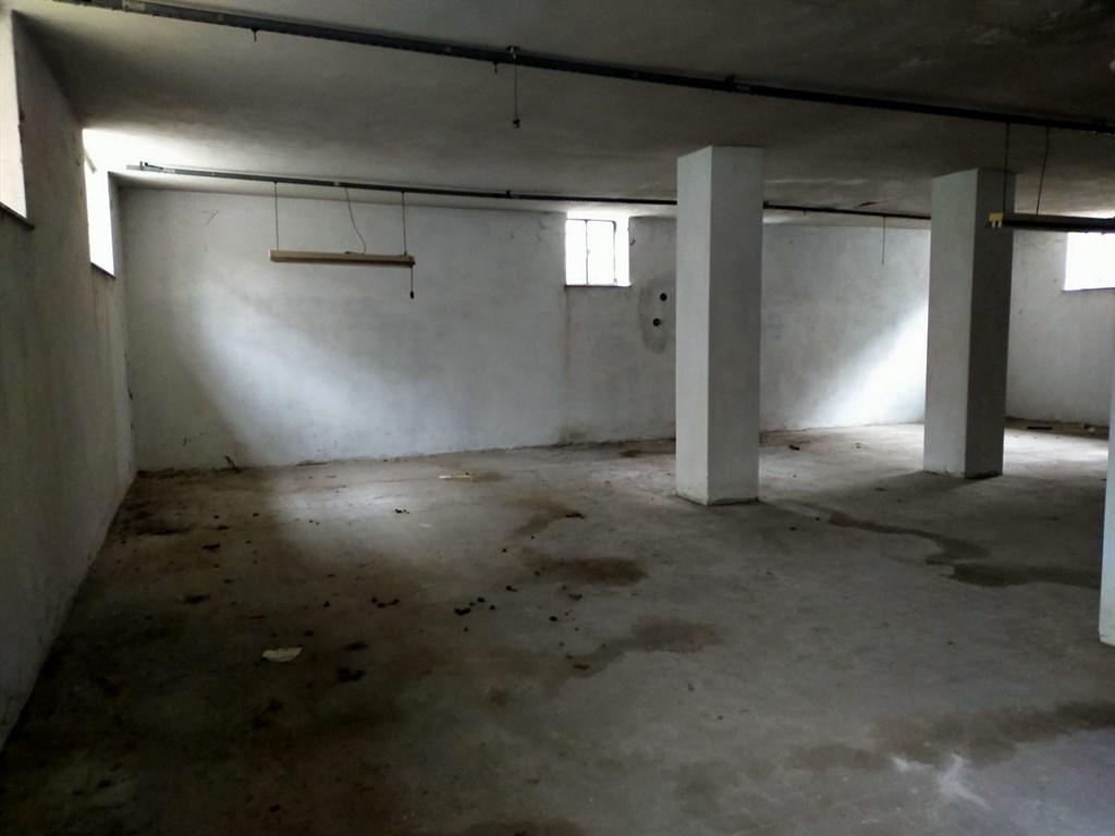 negozio in affitto a Bareggio
