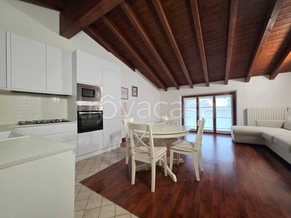 appartamento in affitto a Bareggio