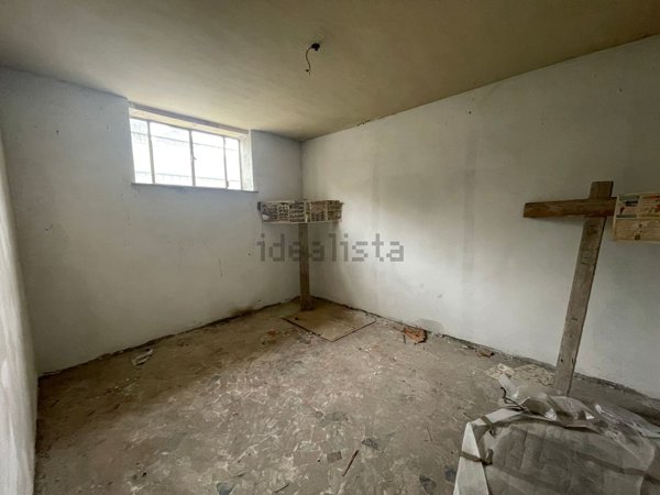 negozio in affitto a Bareggio