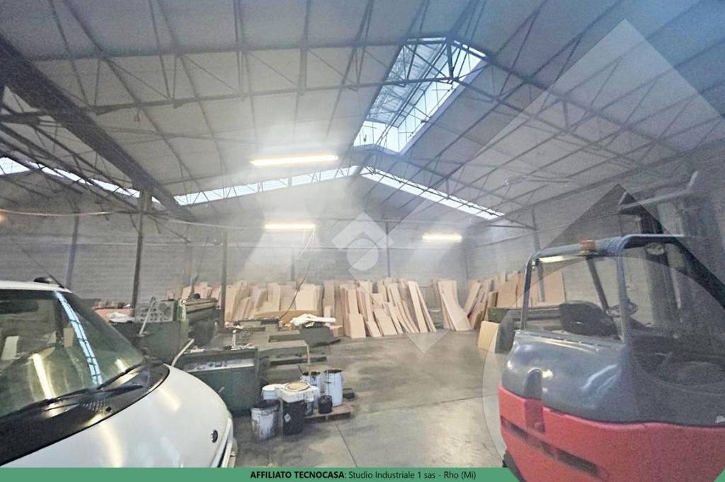 locale commerciale in affitto a Bareggio