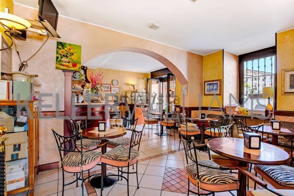 negozio in affitto a Bareggio