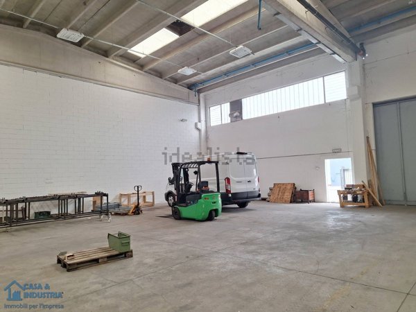 capannone in affitto a Basiano