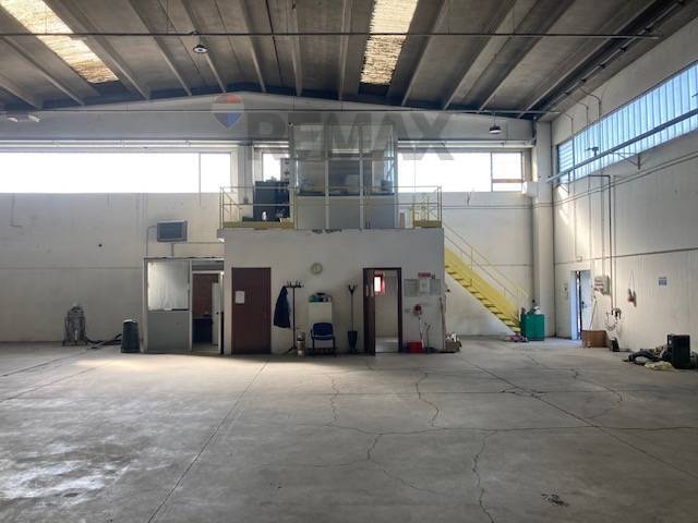 locale commerciale in affitto a Basiano