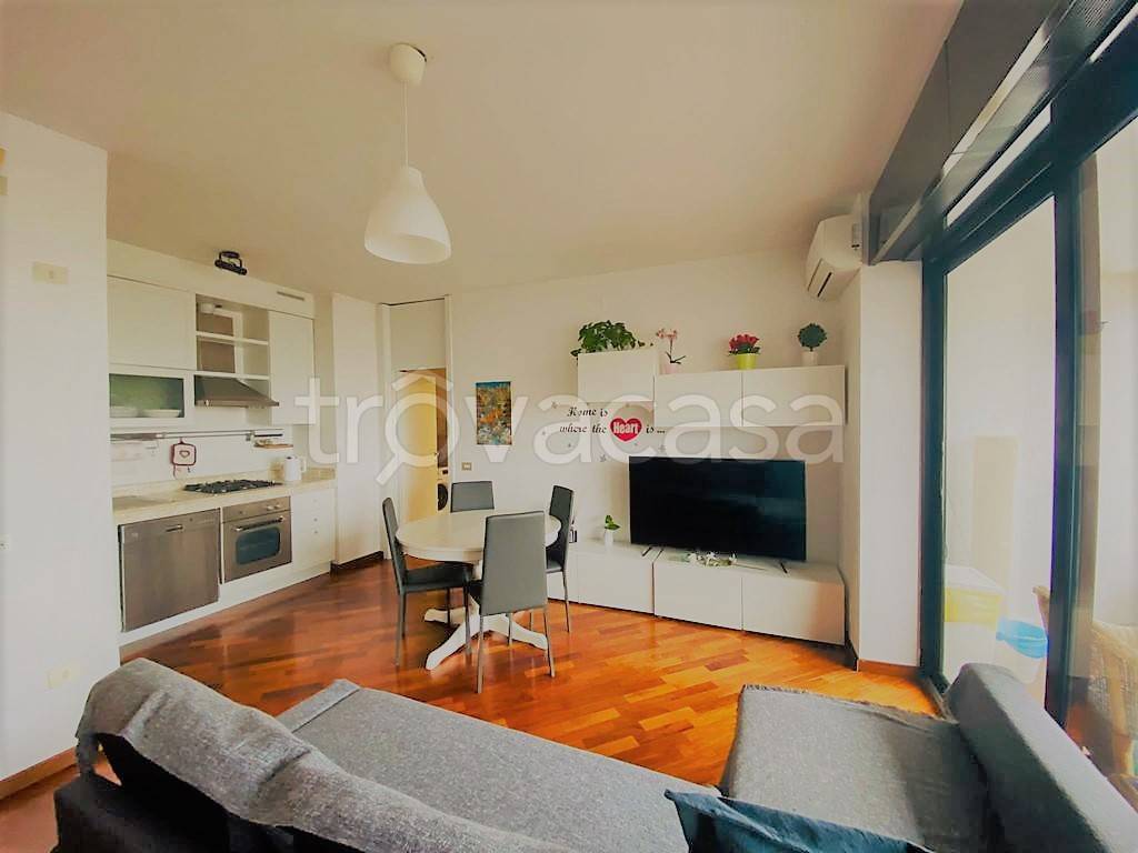 appartamento in affitto a Basiglio