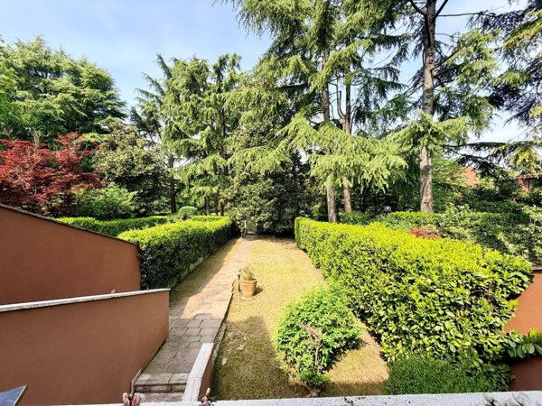 casa indipendente in affitto a Basiglio