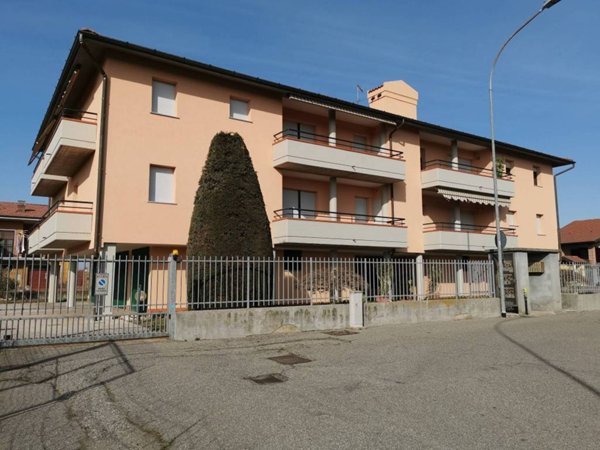 appartamento in affitto a Besate