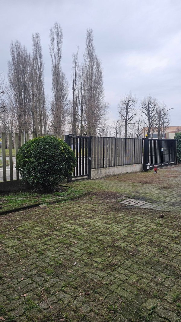 capannone in affitto a Binasco