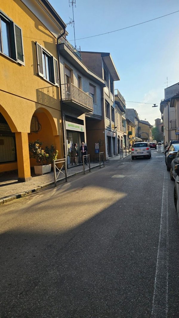 locale commerciale in affitto a Binasco