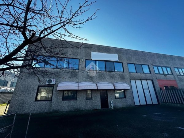 capannone in affitto a Binasco