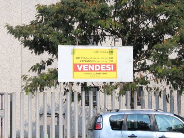 locale commerciale in affitto a Binasco