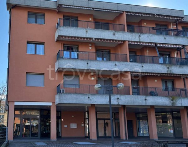 negozio in affitto a Binasco