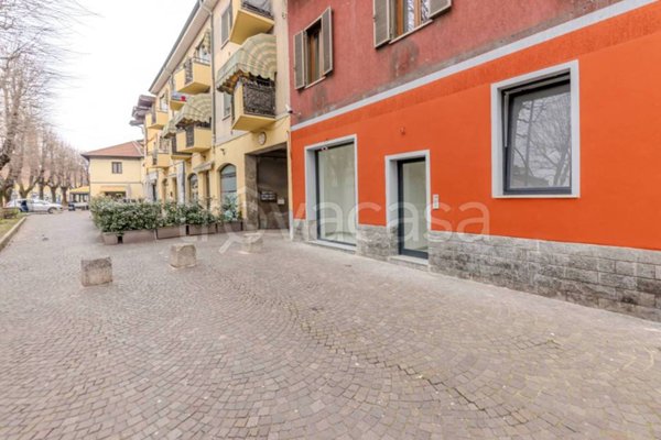 negozio in affitto a Bollate