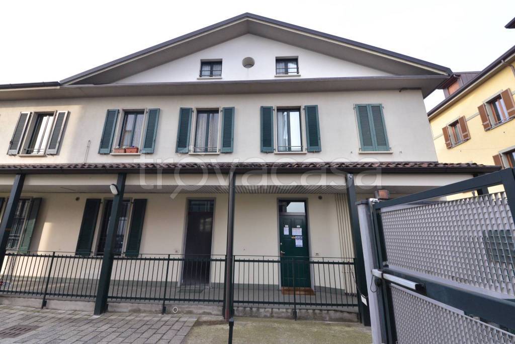 appartamento in affitto a Bollate in zona Cassina Nuova