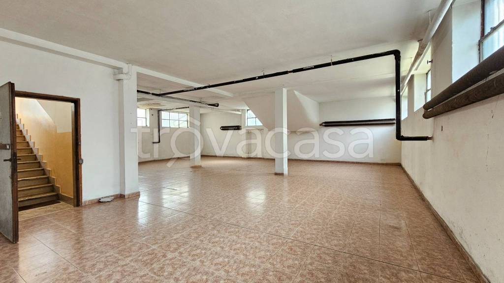 locale commerciale in affitto a Bollate