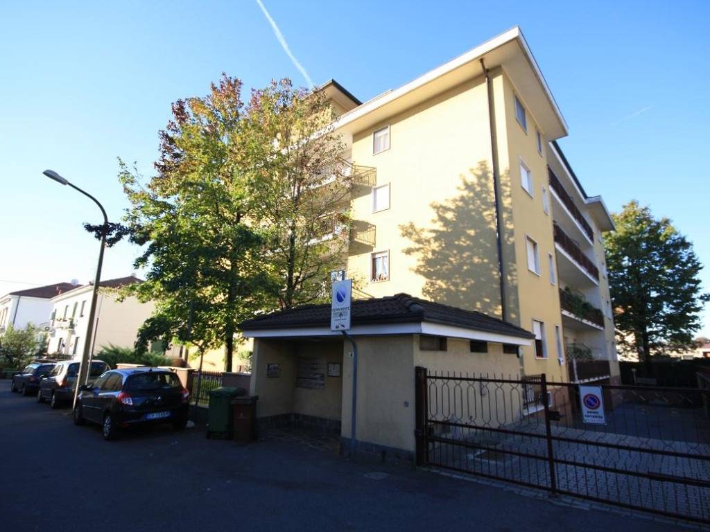 appartamento in affitto a Bollate in zona Cassina Nuova
