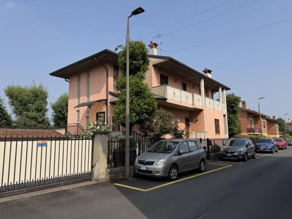 appartamento in affitto a Bollate