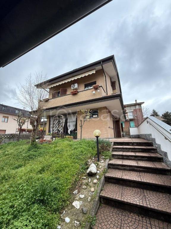 appartamento in affitto a Bollate in zona Cassina Nuova