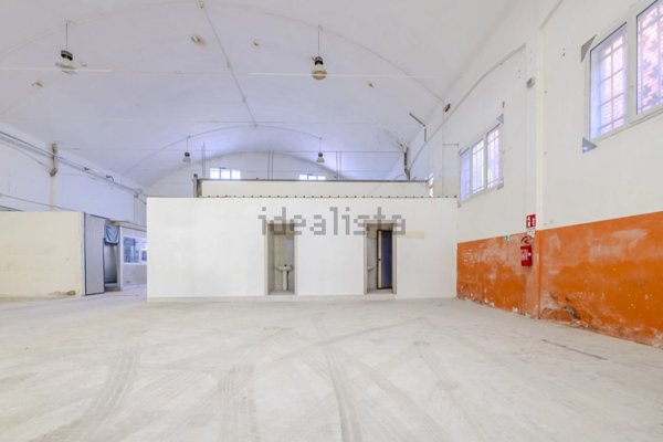 capannone in affitto a Bollate in zona Ospiate