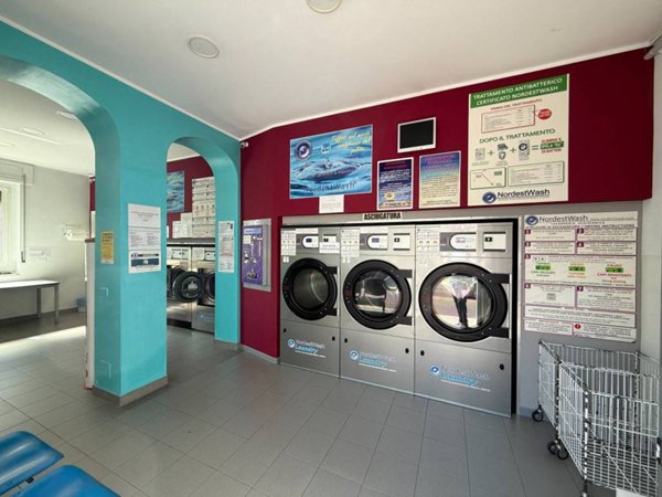 negozio in affitto a Bollate
