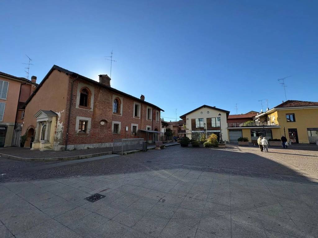 negozio in affitto a Bollate