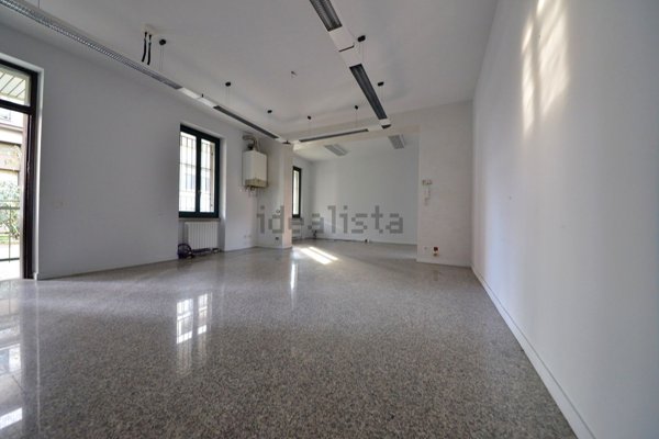 ufficio in affitto a Bollate in zona Cassina Nuova