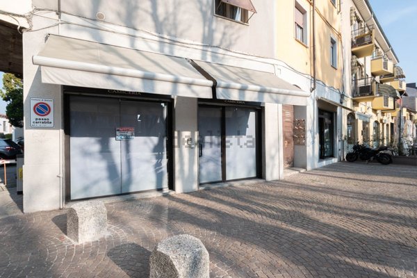 ufficio in affitto a Bollate