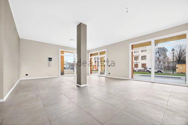 negozio in affitto a Bollate in zona Cassina Nuova