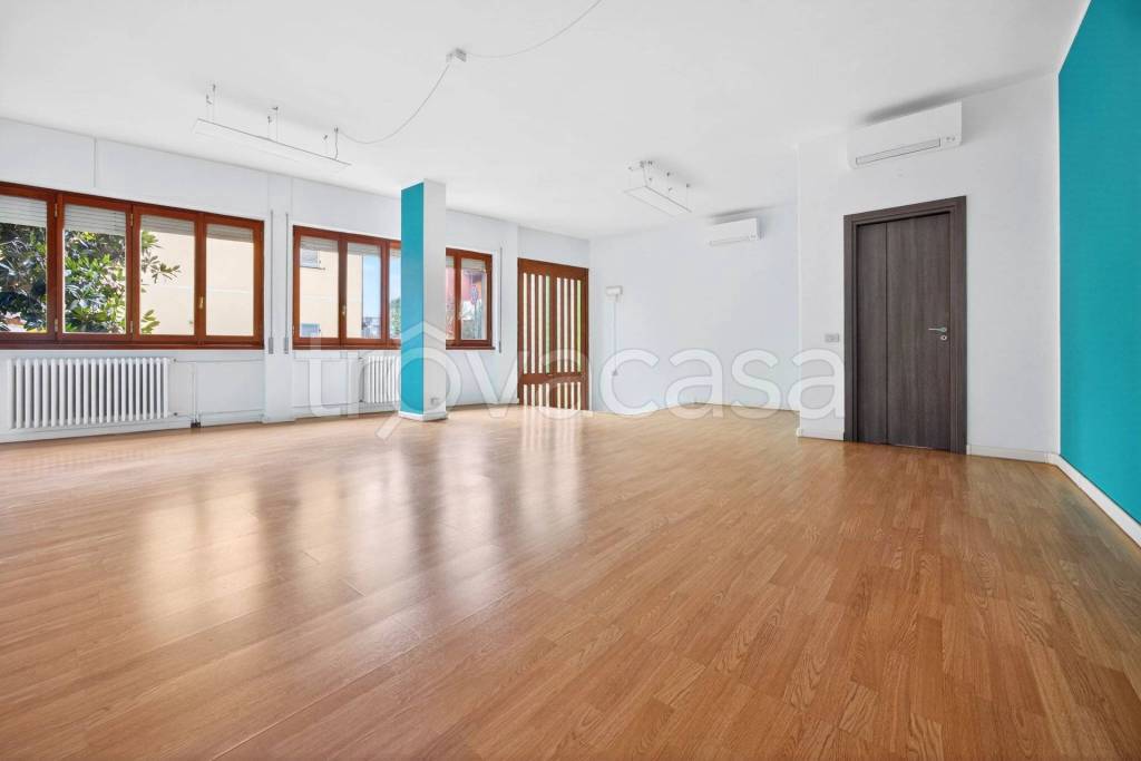 ufficio in affitto a Bollate