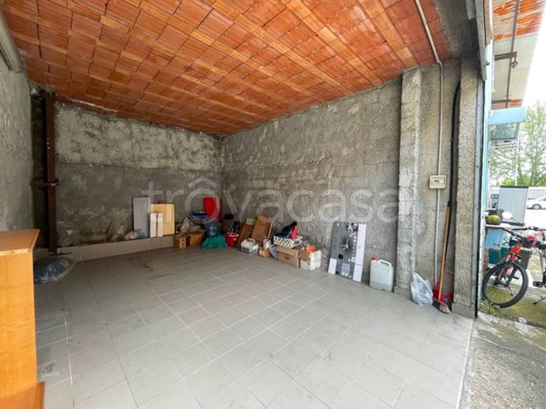 locale commerciale in affitto a Bollate