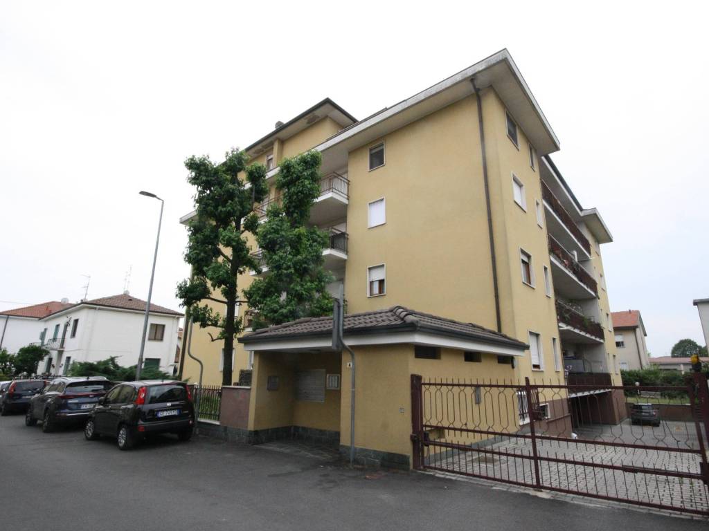 appartamento in affitto a Bollate in zona Cassina Nuova