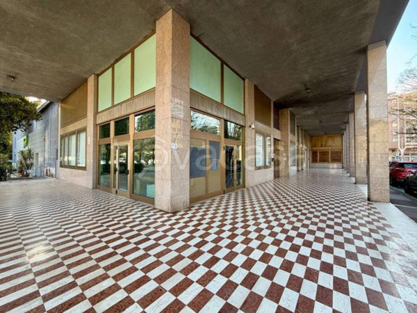 negozio in affitto a Bresso