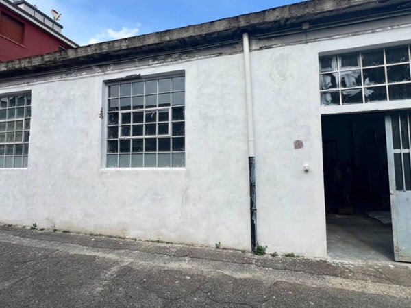 locale commerciale in affitto a Bresso
