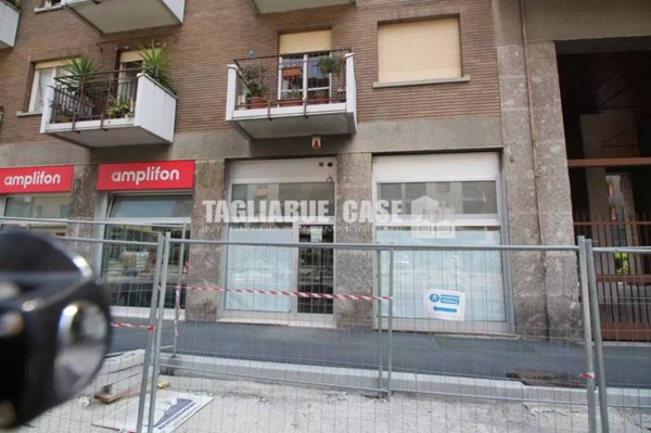 negozio in affitto a Bresso