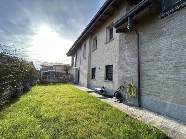 casa indipendente in affitto a Bubbiano