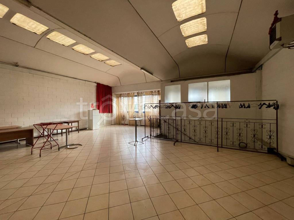 negozio in affitto a Buccinasco