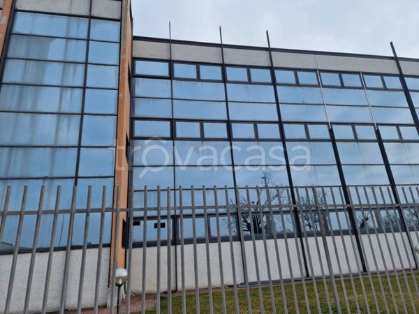 locale commerciale in affitto a Buccinasco