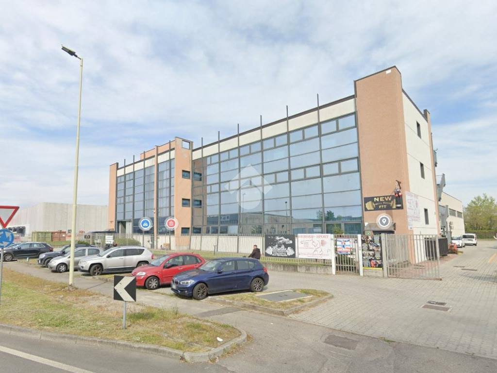 locale commerciale in affitto a Buccinasco