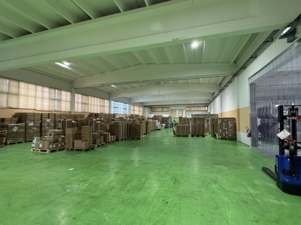 negozio in affitto a Buccinasco