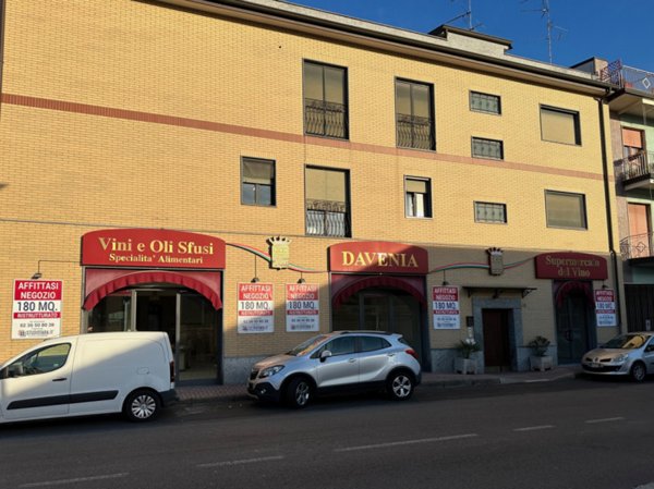 negozio in affitto a Buccinasco