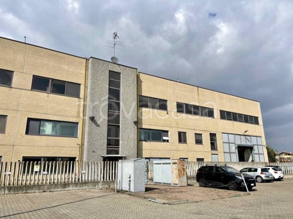 locale commerciale in affitto a Buccinasco