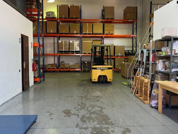 locale commerciale in affitto a Buccinasco