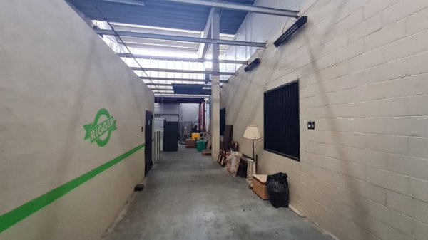 capannone in affitto a Buccinasco