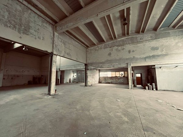 locale commerciale in affitto a Buccinasco