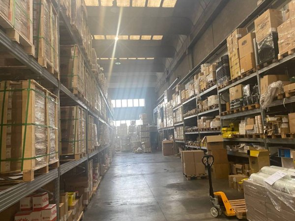 locale commerciale in affitto a Buccinasco