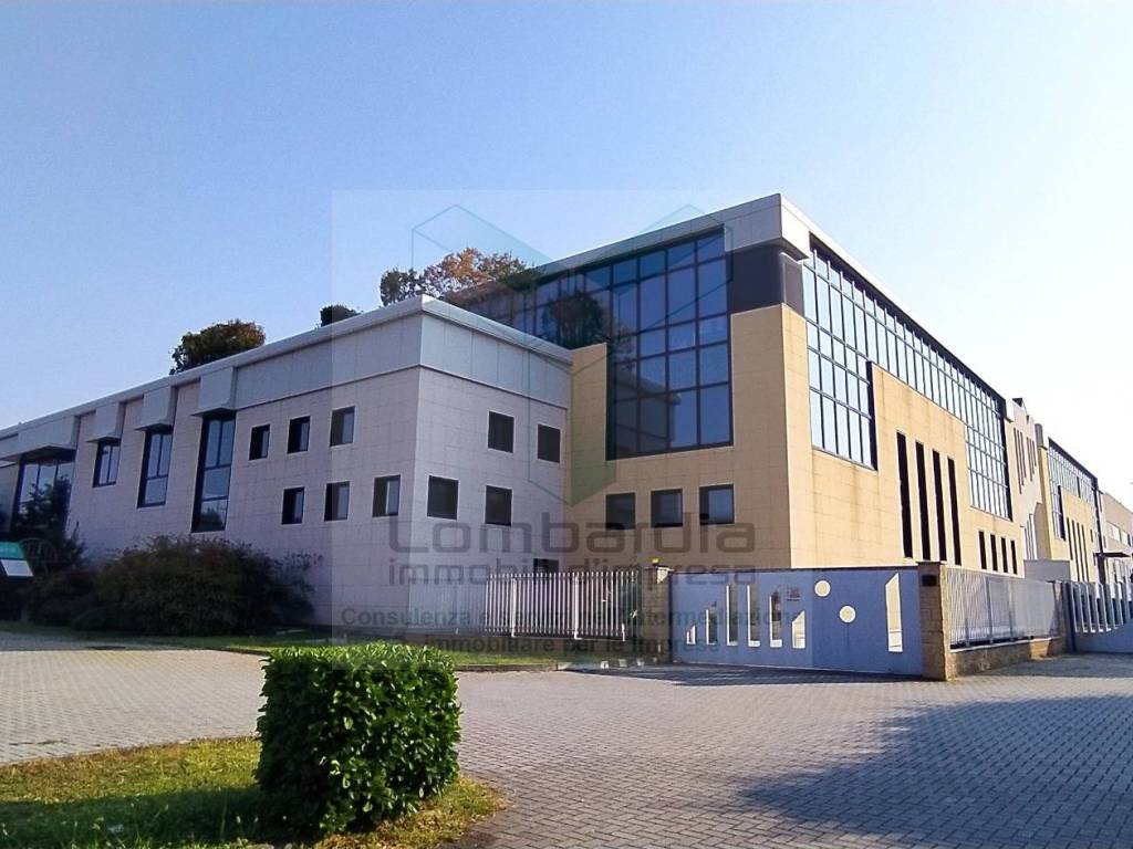 locale commerciale in affitto a Buccinasco